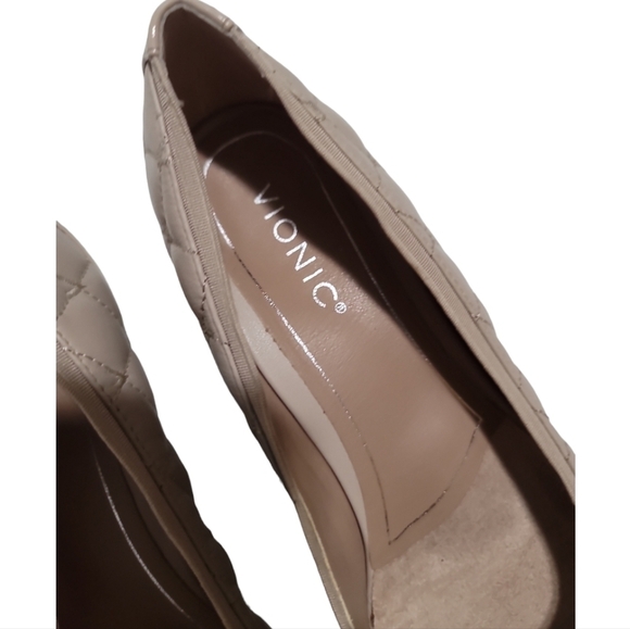 Vionic Ruby Quilted Leather Block-Heel Pumps Beige 9.5 Neutral Capsule Wardrobe - Picture 4 of 9